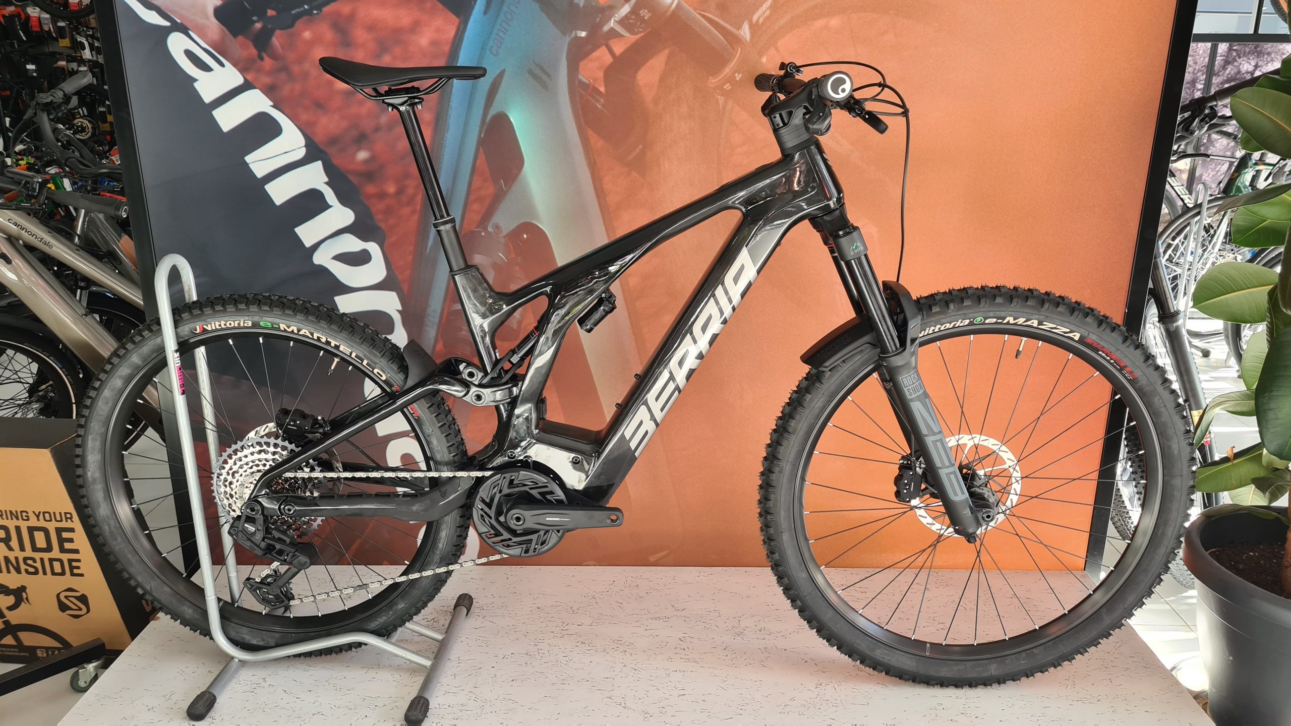 BERRIA STRATOS BR+ S1000 AXS   4999€