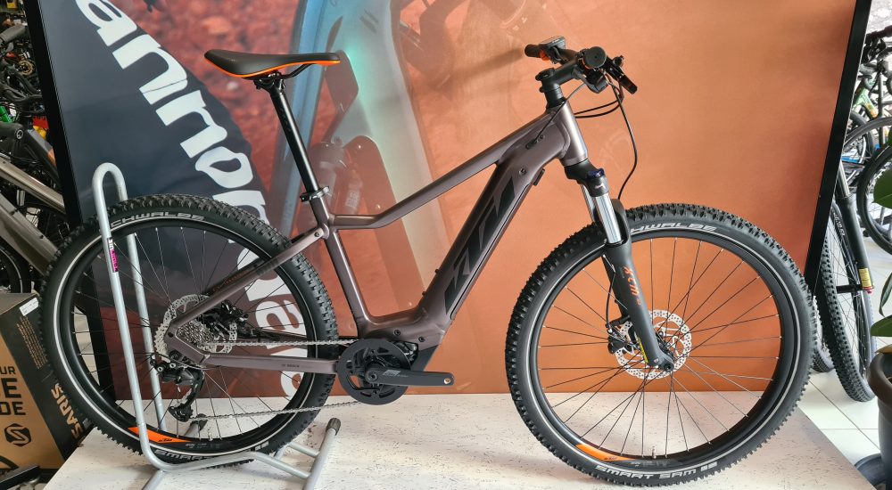 KTM MACINA RACE